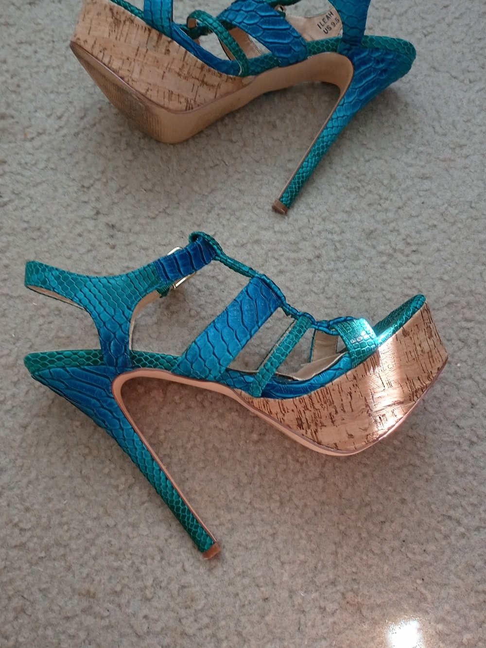 ShoeDazzle teal and blue snakeskin textured strappy platform wedge heels  9.5